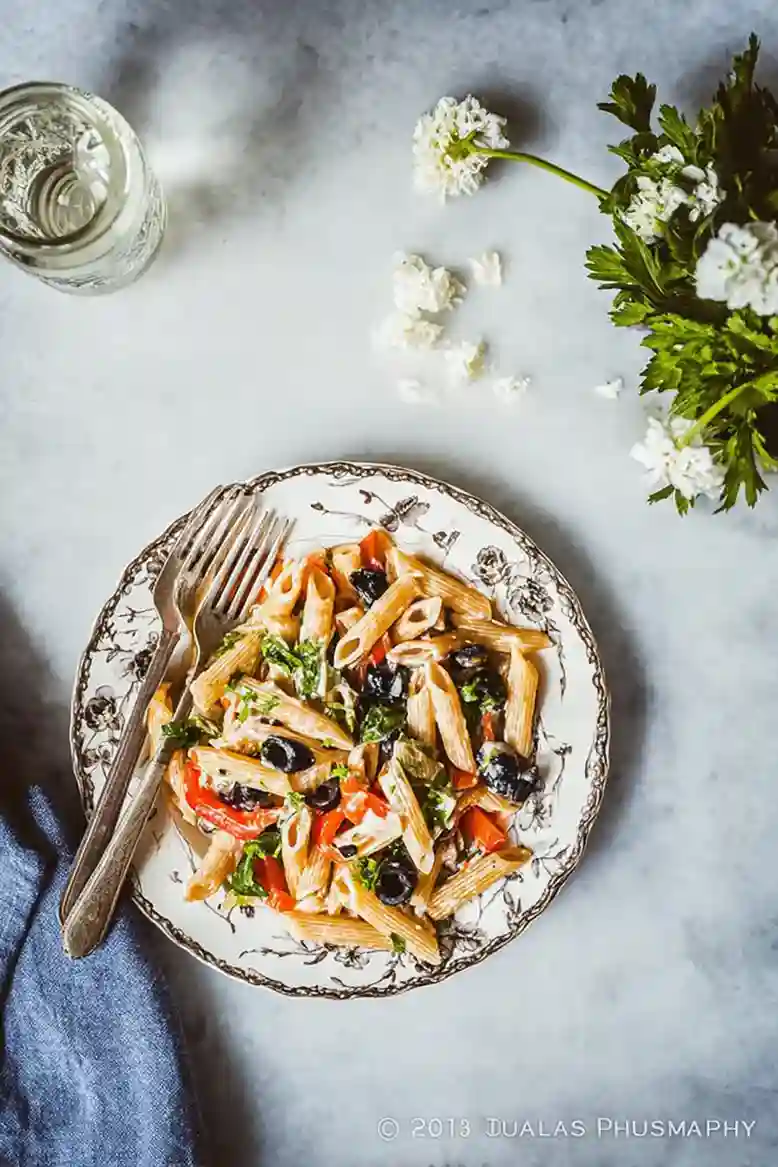 roasted bell pepper black olive pasta salad - 1