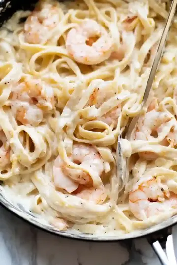 Easy Shrimp Fettuccine Alfredo