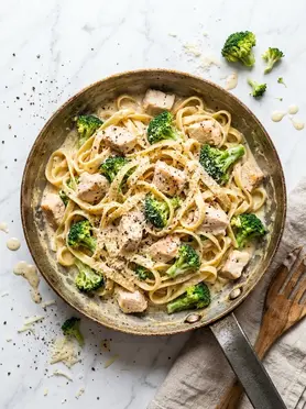 Creamy Chicken Broccoli Fettuccine